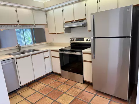 Kitchen - 6238 Riverwalk Ln #7, Jupiter, FL 33458 photo 1 of 5