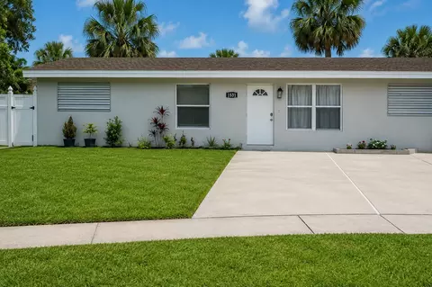 1545 S 24th Way, Riviera Beach, FL 33404
