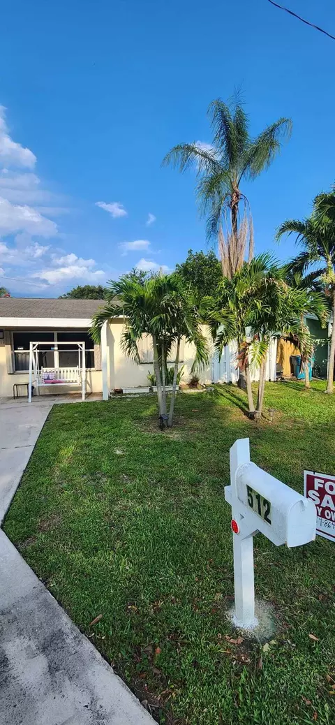 512 SE 1st St, Boynton Beach, FL 33435