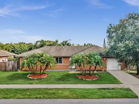 916 NW 3rd Ter, Florida City, FL 33034