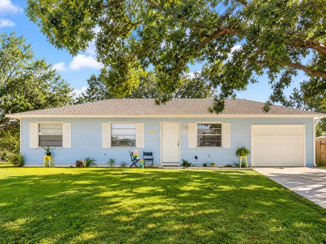 1102 SW Arc Ct, Port Saint Lucie, FL 34953