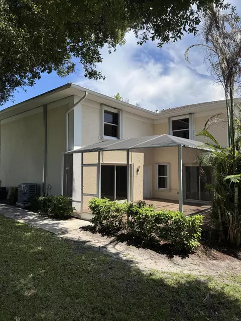 1536 N Lawnwood Cir #3, Fort Pierce, FL 34950