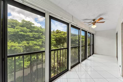 7301 Amberly Ln #402, Delray Beach, FL 33446