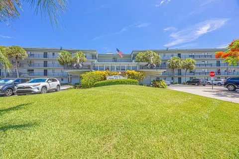 9440 SW 8th St #417, Boca Raton, FL 33428