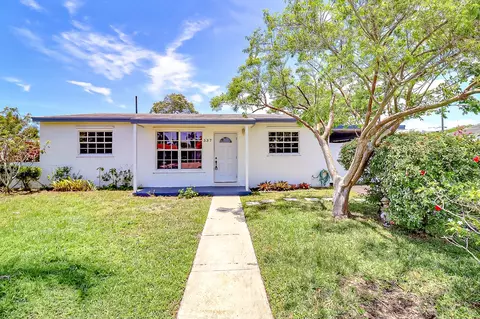 337 Mid Pines Rd, Palm Springs, FL 33461
