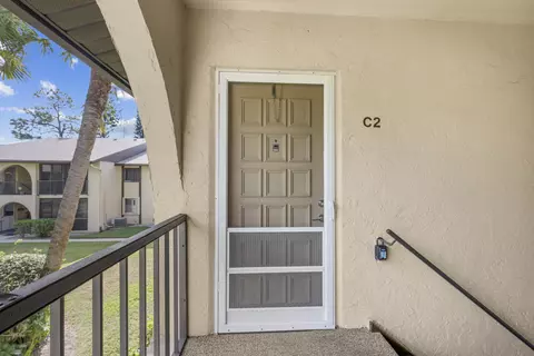313 Pine Ridge Cir #C-2, Greenacres, FL 33463