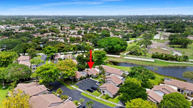 3018 Lakeshore Dr, Deerfield Beach, FL 33442