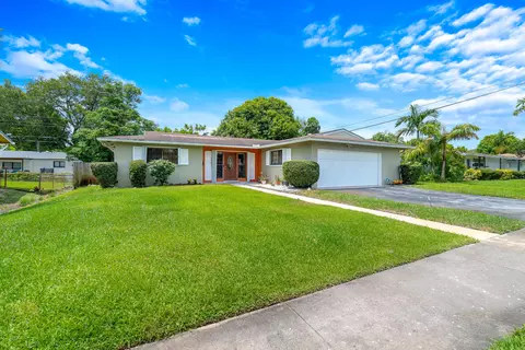 4460 NW 3rd Pl, Plantation, FL 33317