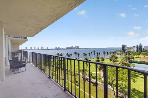 801 Lake Shore Dr #716, Lake Park, FL 33403
