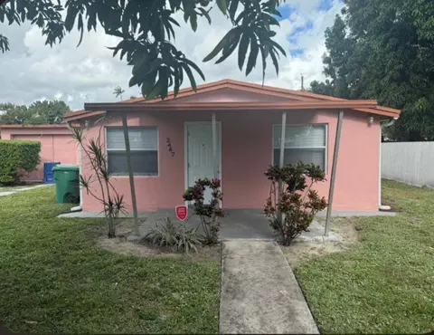 2467 NW 90th St, Miami, FL 33147