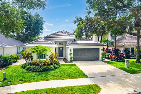 583 Canoe Pt, Delray Beach, FL 33444