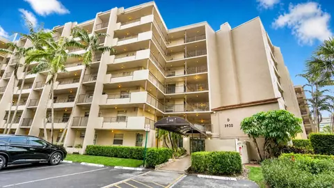 3930 Inverrary Blvd #303, Lauderhill, FL 33319