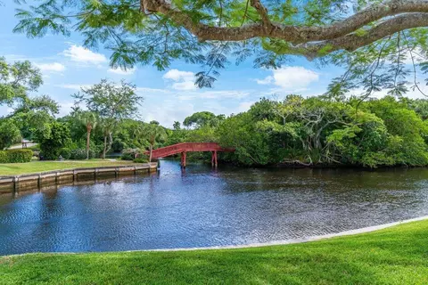 781 Apple Tree Ln, Boca Raton, FL 33486