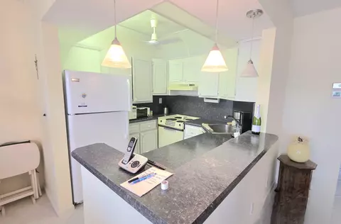 3200 NE 7th Ct #202B, Pompano Beach, FL 33062