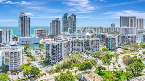 600 Parkview Dr #230, Hallandale Beach, FL 33009
