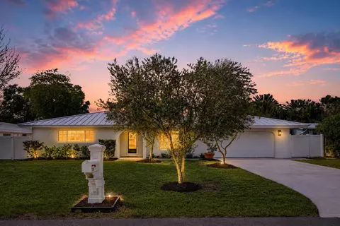 718 SW 27th Pl, Boynton Beach, FL 33435