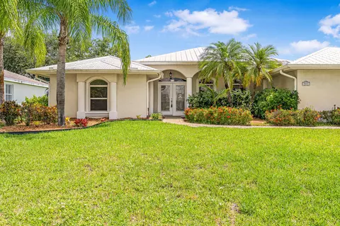 524 SE Nome Dr, Port Saint Lucie, FL 34984