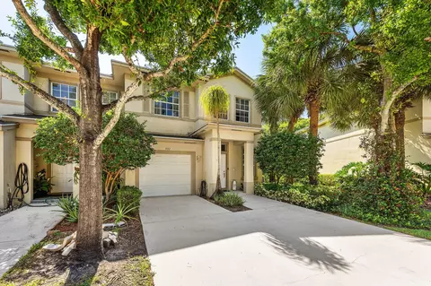 331 Spruce St, Boynton Beach, FL 33426