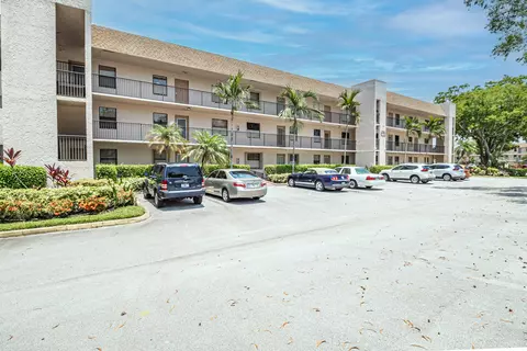 10331 Sunrise Lakes Blvd #302, Sunrise, FL 33322