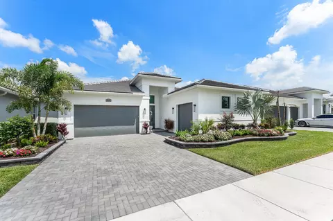 8448 SW Cantante Way, Port Saint Lucie, FL 34987