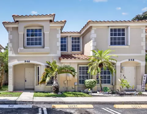 946 Summit Lake Dr, West Palm Beach, FL 33406
