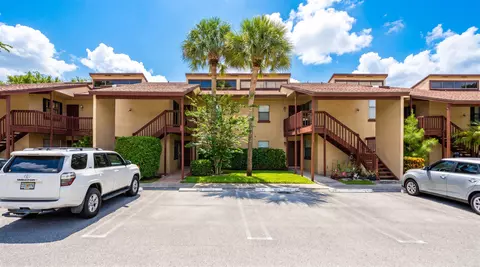 1303 Lakeview E, Royal Palm Beach, FL 33411