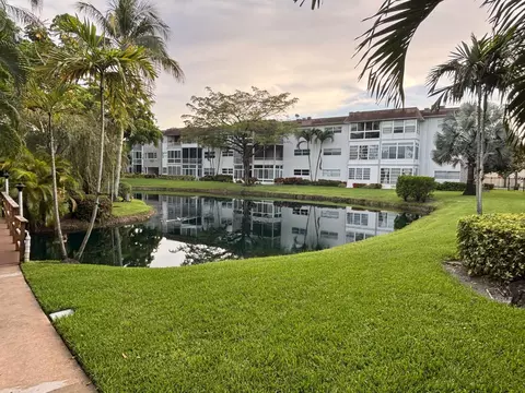 5171 W Oakland Park Blvd #308, Lauderdale Lakes, FL 33313