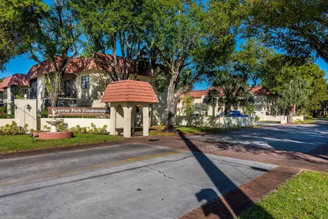134 S Cypress Rd #425, Pompano Beach, FL 33060
