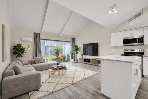 25 Deer Creek Rd #C101, Deerfield Beach, FL 33442