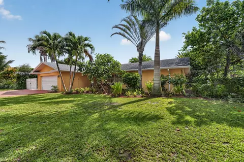 842 Fathom Rd W, North Palm Beach, FL 33408
