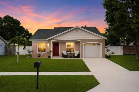1450 Denlow Ln, Royal Palm Beach, FL 33411