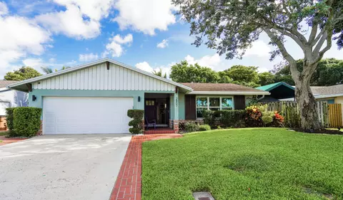 2807 SW 13th Ct, Deerfield Beach, FL 33442