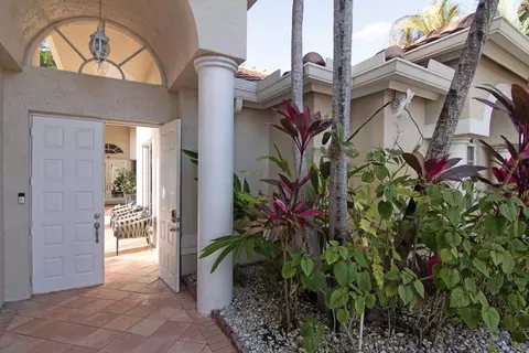 10726 Greenbriar Villa Dr, Lake Worth, FL 33449