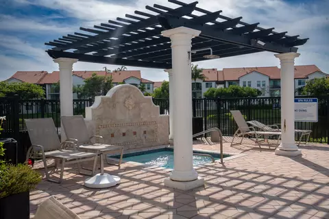 809 Villa Cir, Boynton Beach, FL 33435