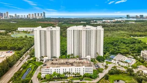 14951 Royal Oaks Ln #505, North Miami, FL 33181