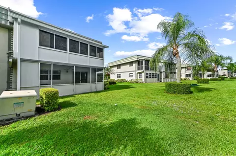 205 Flanders E, Delray Beach, FL 33484