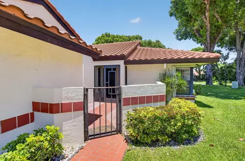 10546 Beach Palm Ct #B, Boynton Beach, FL 33437