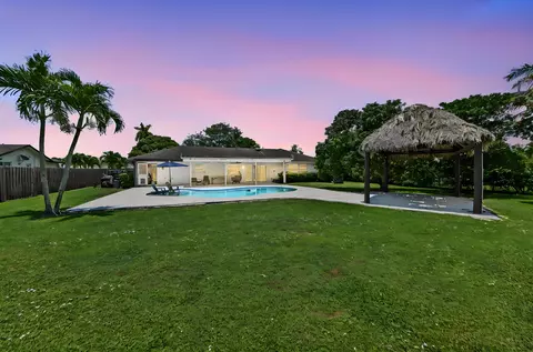 7635 Oakmont Dr, Lake Worth, FL 33467