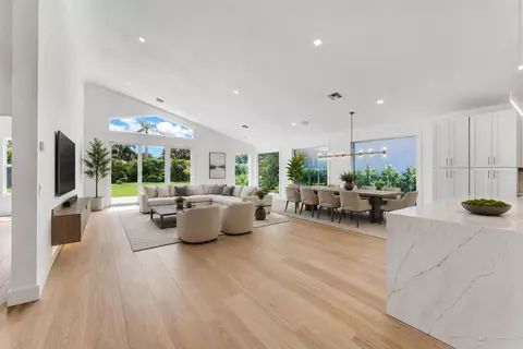 13878 Palm Grove Pl, Palm Beach Gardens, FL 33418