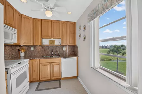 Kitchen - 323 Capri G #323, Delray Beach, FL 33484 photo 1 of 3