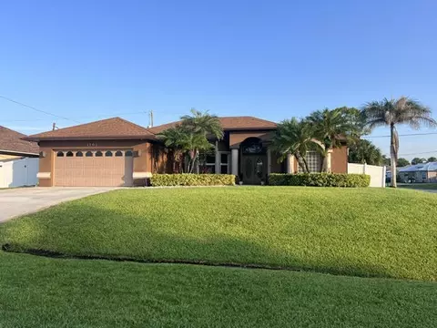 1702 SW Comfort St, Port Saint Lucie, FL 34987