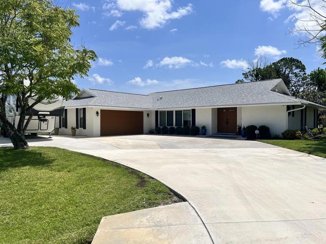 2001 SE Bisbee St, Port Saint Lucie, FL 34952