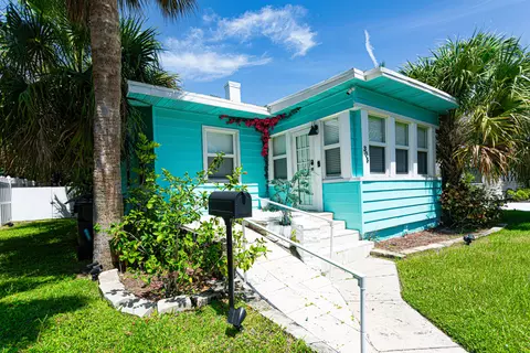 305 N Lakeside Dr, Lake Worth Beach, FL 33460