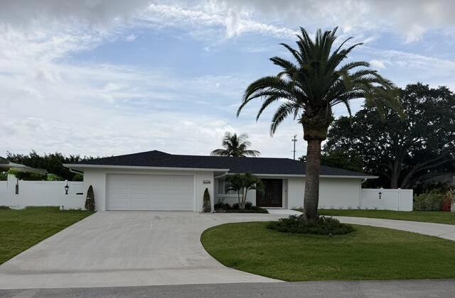 10736 Locust St, Palm Beach Gardens, FL 33418