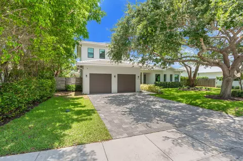 1716 Middle River Dr, Fort Lauderdale, FL 33305