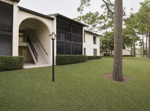 614 Sea Pine Way #H2, Greenacres, FL 33415