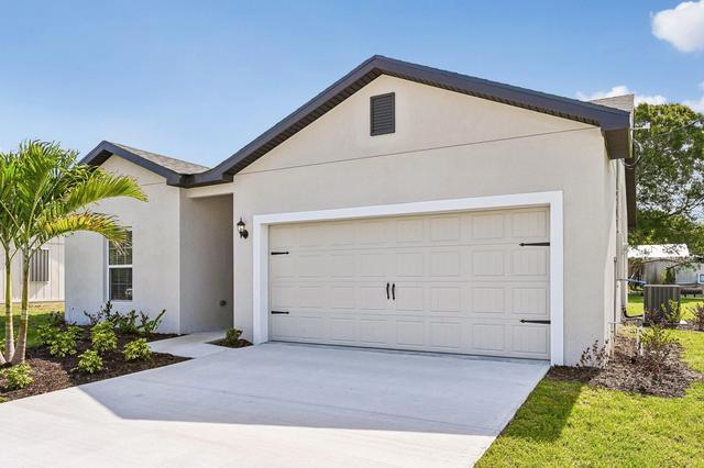 5200 Hickory Dr, Fort Pierce, FL 34982