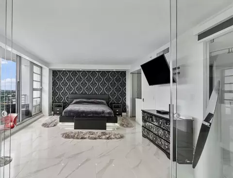 1720 Harrison St #15A, Hollywood, FL 33020