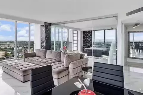 1720 Harrison St #15A, Hollywood, FL 33020