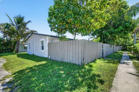 3382 Rudolf Rd, Lake Worth, FL 33461